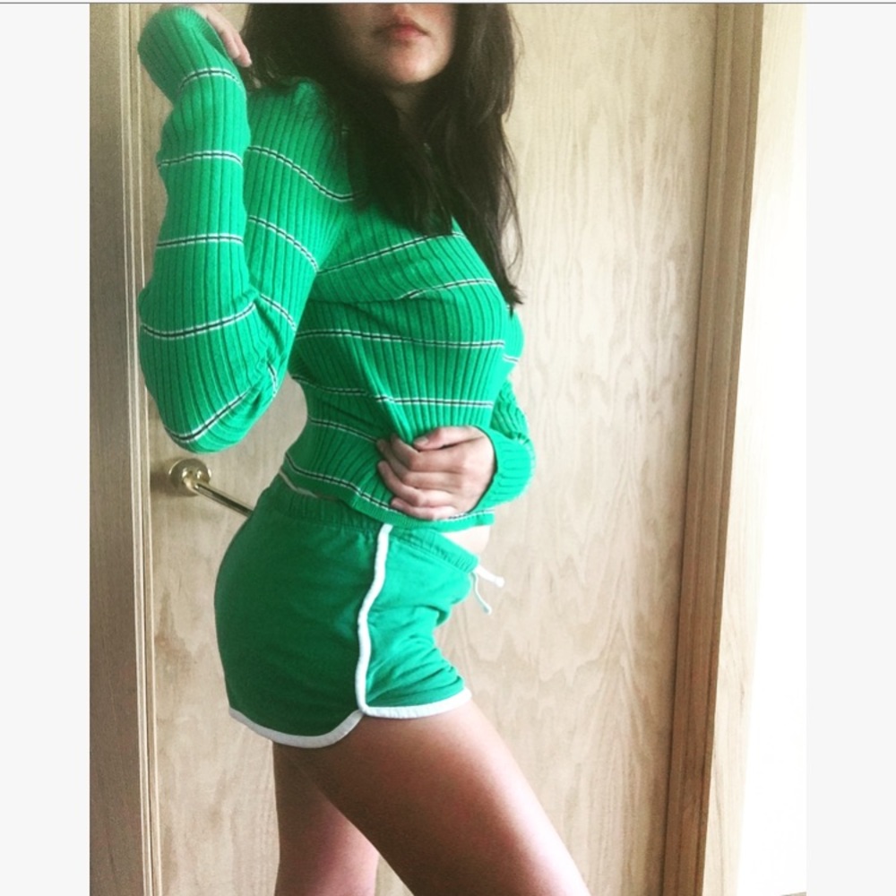 NWT 🔫💚🔋😬Green With Envy Striped Top🧨💔 🛤